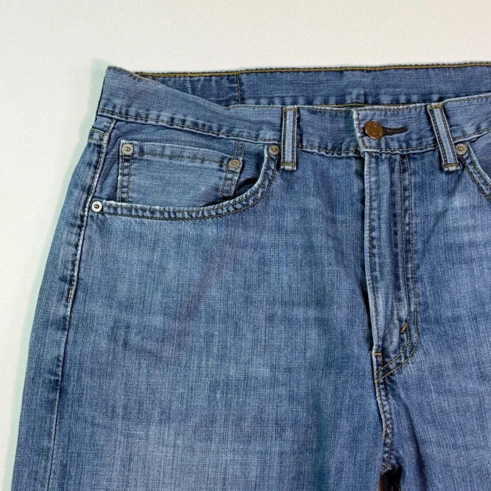 Levis 505 Regular Fit Straight Leg Jeans Mens 34x30 Medium Wash Blue 00505-0236